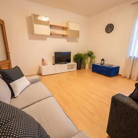 Seven Aldo Flat